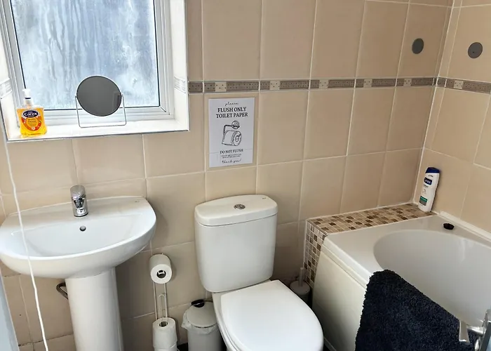 Holiday home Farm Street By Sapphire - Next To Bae Systems, Barrow-in Furness *